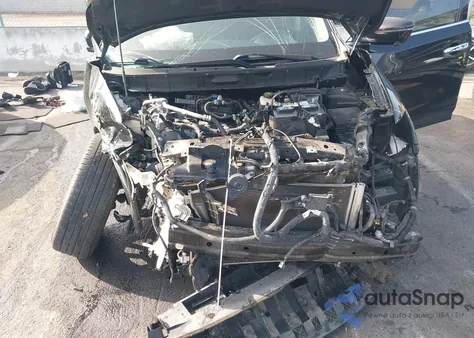 2017 Nissan Rogue Sv z USA, uszkodzony, nr VIN KNMAT2MT3HP576101